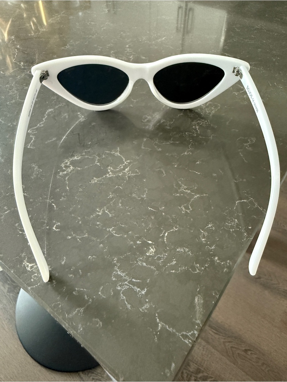 White Cat Eye Sunglasses - Classic Retro Women’s Shades - Picture 4 of 4